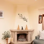 Anjo House *